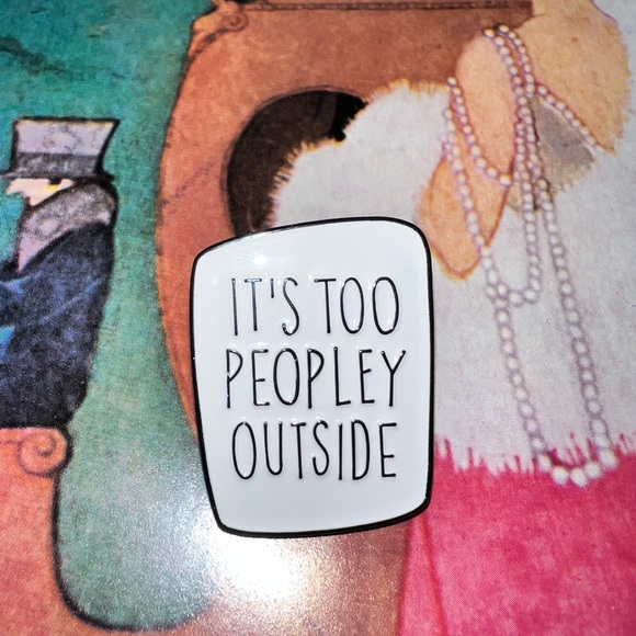 Cute 🥰 lapel pin - Picture 2 of 2